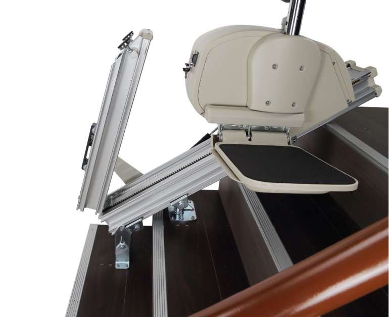 pilot e603 basehinged track view