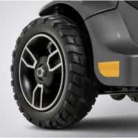 revo 2 3w wheel thumbnail revo 2 3 wheel scooter close up thumbnail
